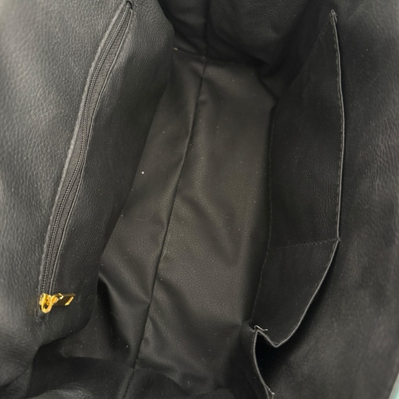 Elegant Green Leather Handbag - Picture 8 of 10